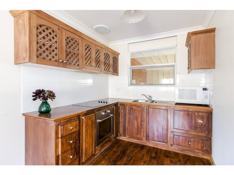 18 Jennifer Drive, Happy Valley SA 5159