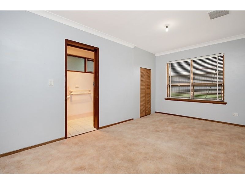 22 Carbenet Drive, Hackham SA 5163