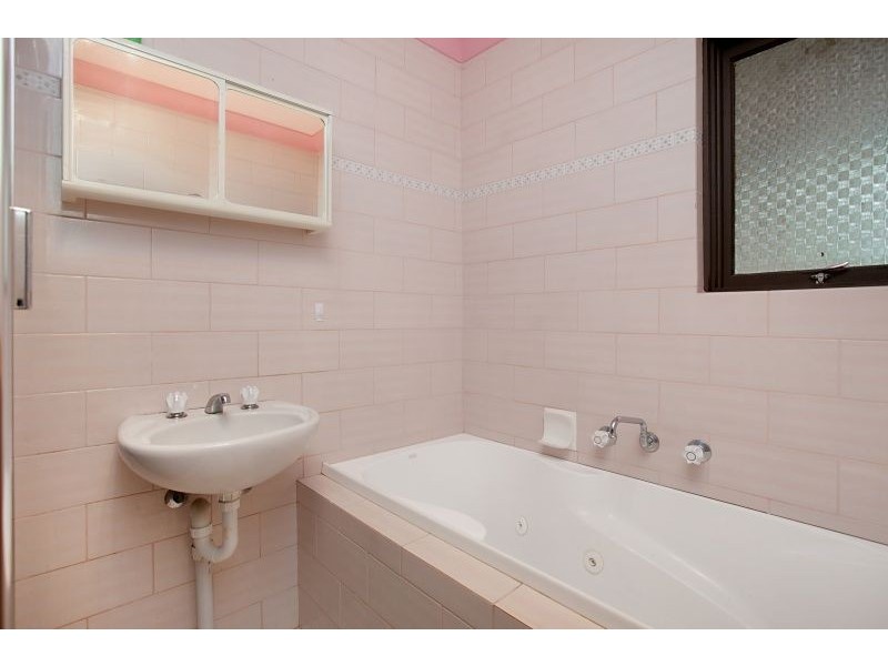 22 Carbenet Drive, Hackham SA 5163