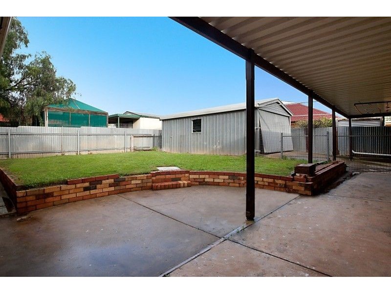 22 Carbenet Drive, Hackham SA 5163