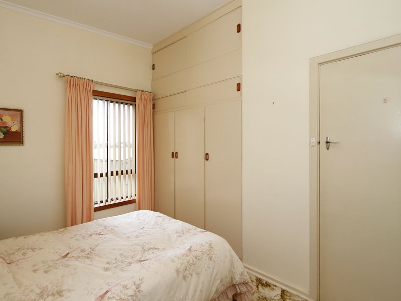 6 Tooma Street, O’sullivan Beach SA 5166