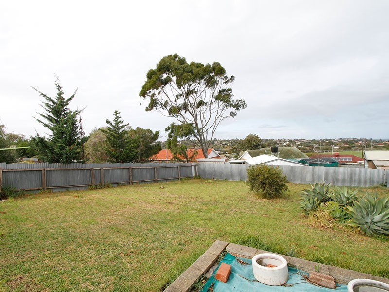 6 Tooma Street, O’sullivan Beach SA 5166