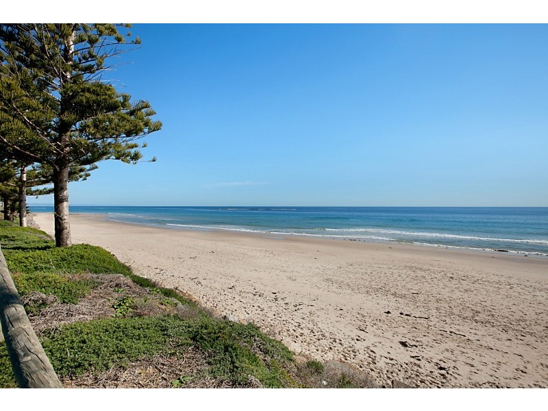 Unit 2, 13 Martin Place, Christies Beach SA 5165