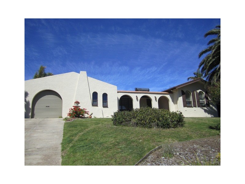 22 Madeline Crescent, Hallett Cove SA 5158