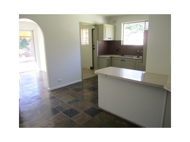 22 Madeline Crescent, Hallett Cove SA 5158