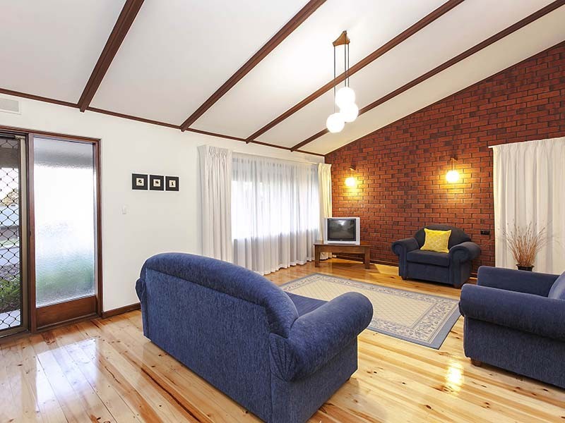 1 Livonia Street, Hallett Cove SA 5158