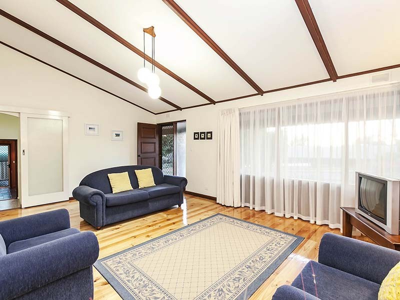 1 Livonia Street, Hallett Cove SA 5158