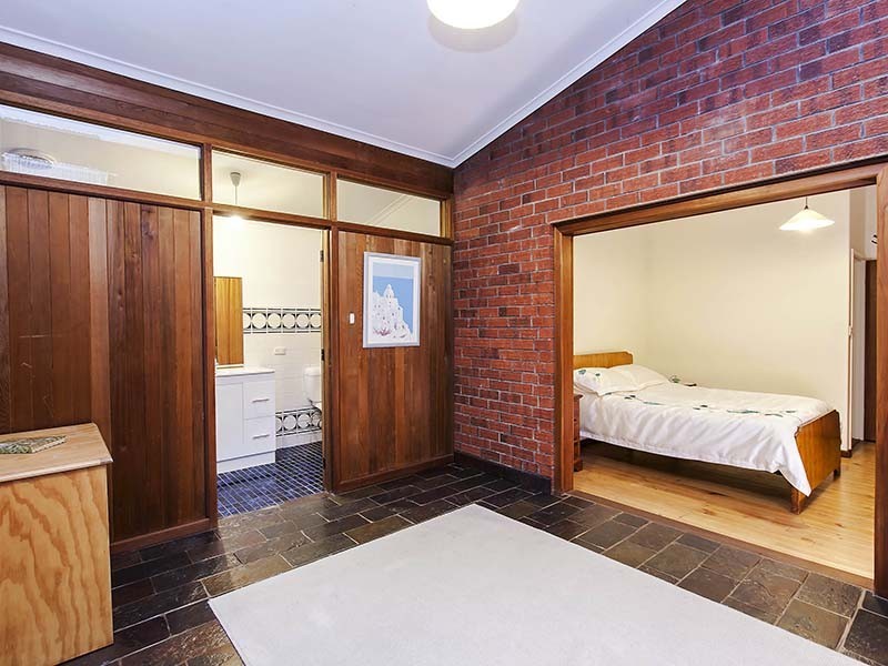 1 Livonia Street, Hallett Cove SA 5158