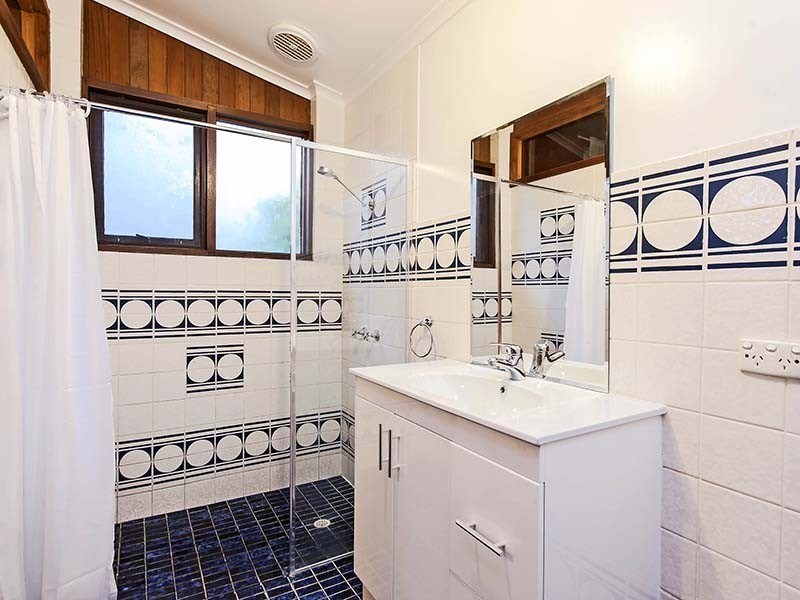 1 Livonia Street, Hallett Cove SA 5158