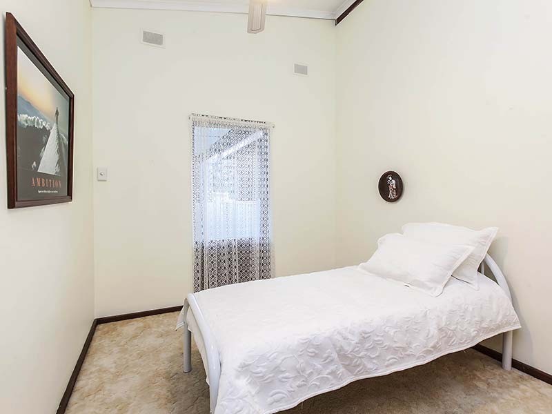 1 Livonia Street, Hallett Cove SA 5158