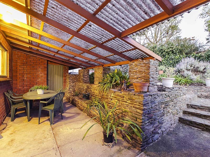 1 Livonia Street, Hallett Cove SA 5158