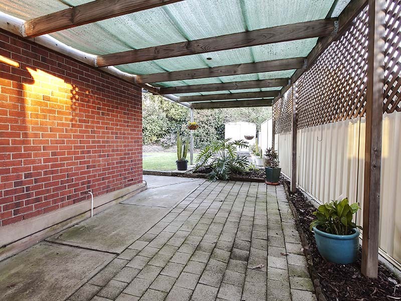 1 Livonia Street, Hallett Cove SA 5158