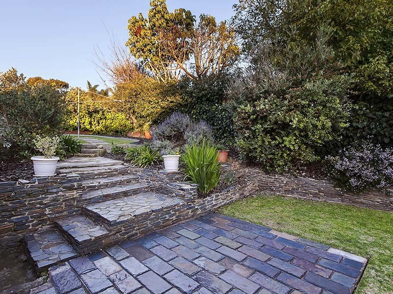 1 Livonia Street, Hallett Cove SA 5158