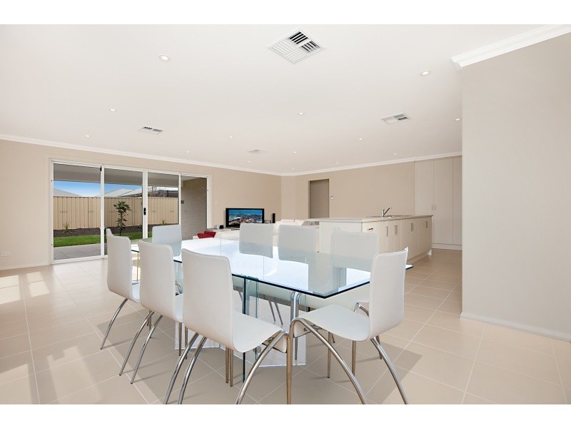 8 Kipsy Street, Aldinga Beach SA 5173