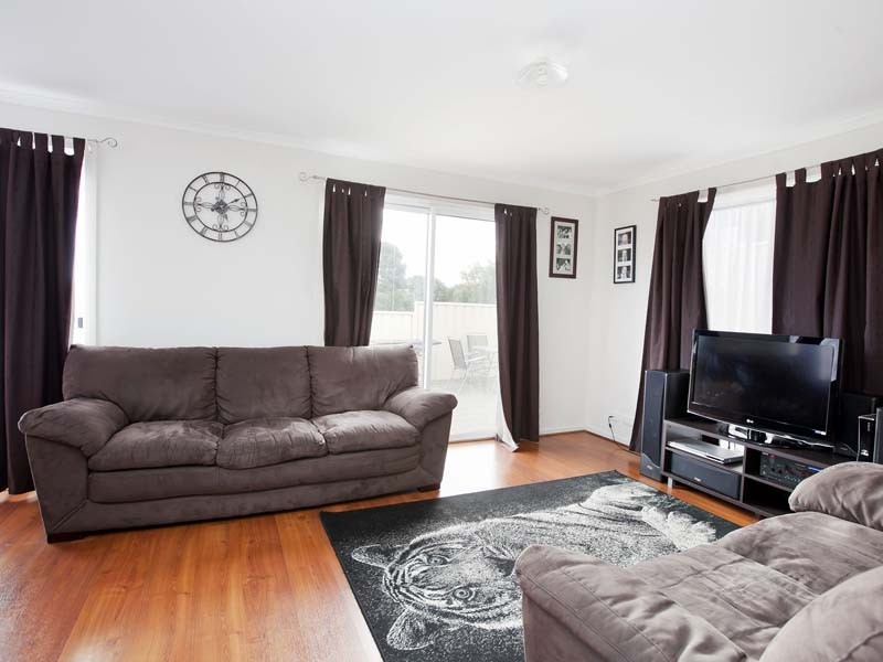 2, 21 Osmund Crescent, Christie Downs SA 5164