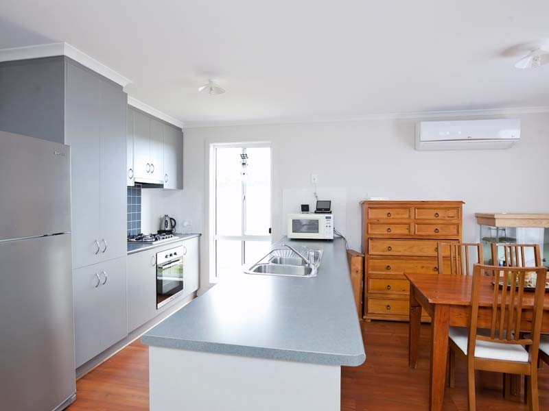 2, 21 Osmund Crescent, Christie Downs SA 5164