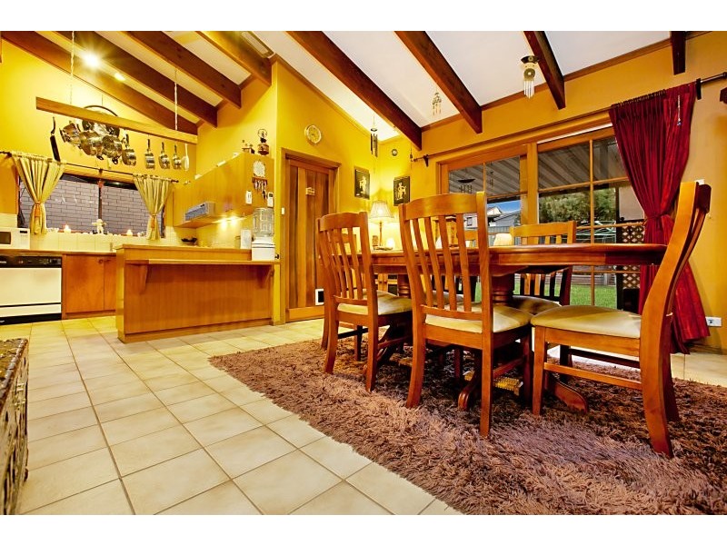 16 Beresford Avenue, Christie Downs SA 5164