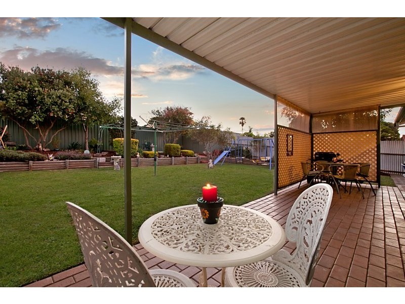 16 Beresford Avenue, Christie Downs SA 5164