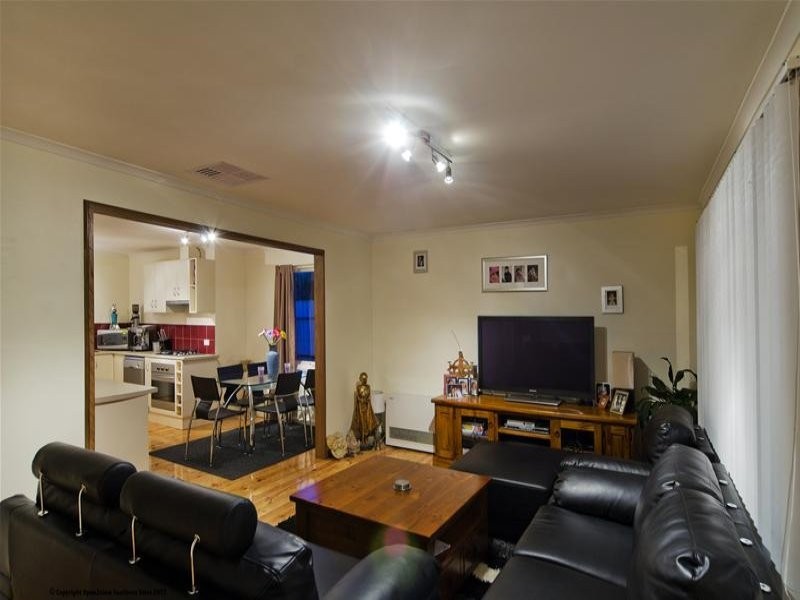 35 Hagen Crescent, Hackham West SA 5163
