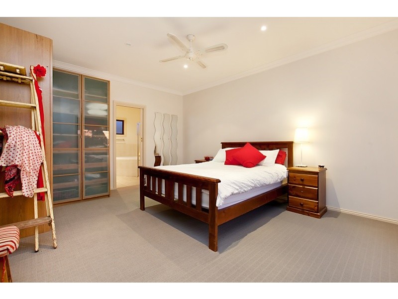 18 Stirling Avenue, Sellicks Beach SA 5174