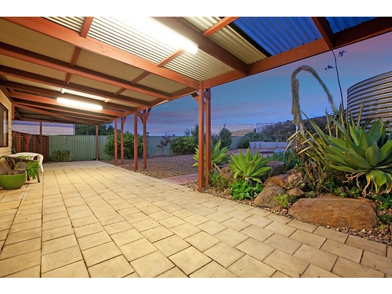 18 Stirling Avenue, Sellicks Beach SA 5174