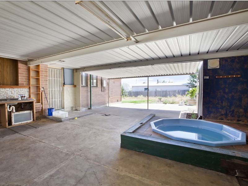 37 Dominic Crescent, Morphett Vale SA 5162