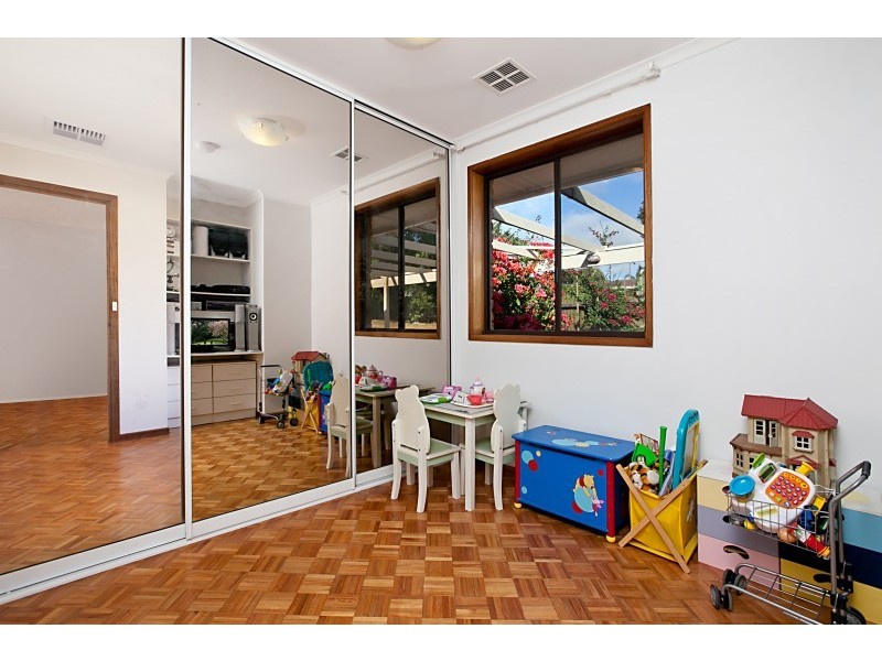37 Holly Rise, Hackham West SA 5163