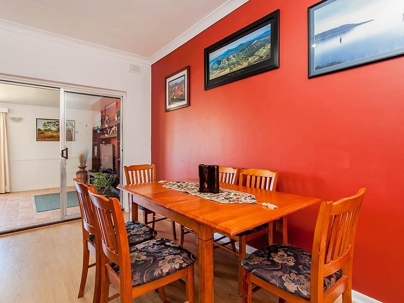 24 Valleyview Crescent, Hackham West SA 5163