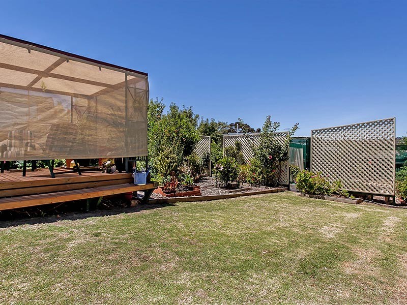 24 Valleyview Crescent, Hackham West SA 5163