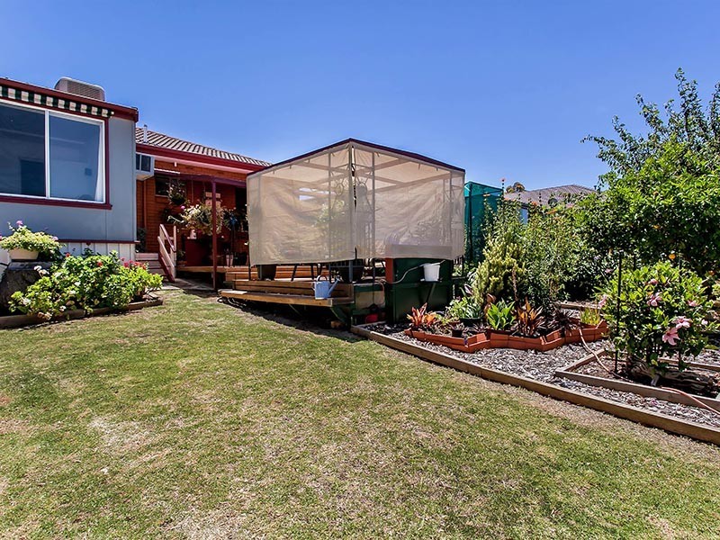 24 Valleyview Crescent, Hackham West SA 5163