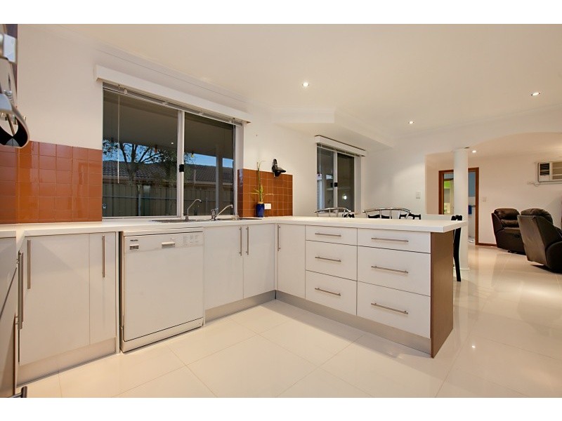 6 Siegersdorf Crescent, Old Reynella SA 5161