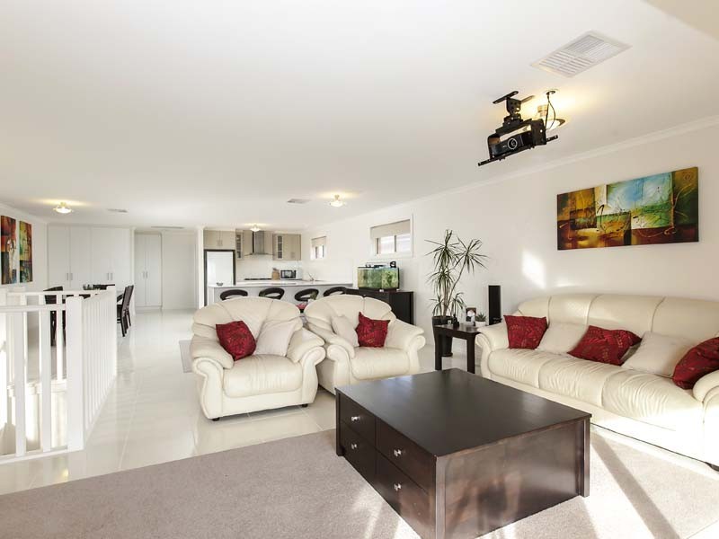 32a Lennard Drive, Moana SA 5169