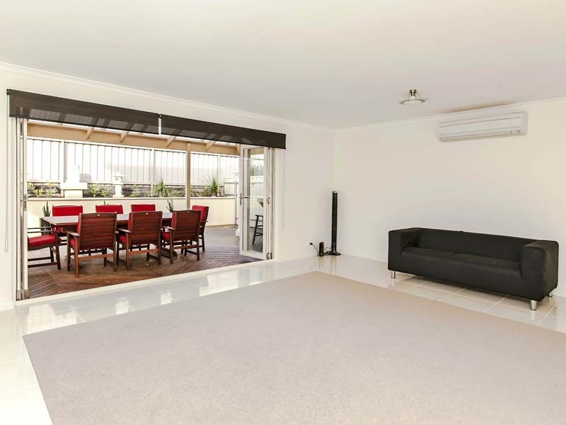 32a Lennard Drive, Moana SA 5169