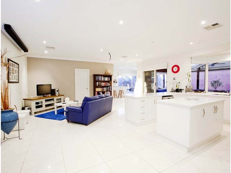 2 Summerhill Close, Reynella SA 5161