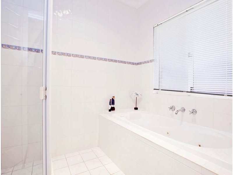 2 Summerhill Close, Reynella SA 5161