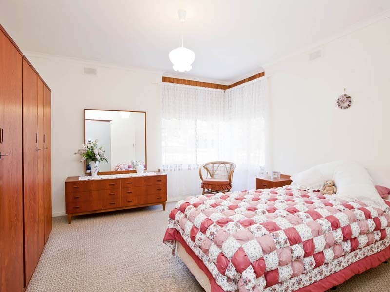 8 Loman Street, Morphett Vale SA 5162