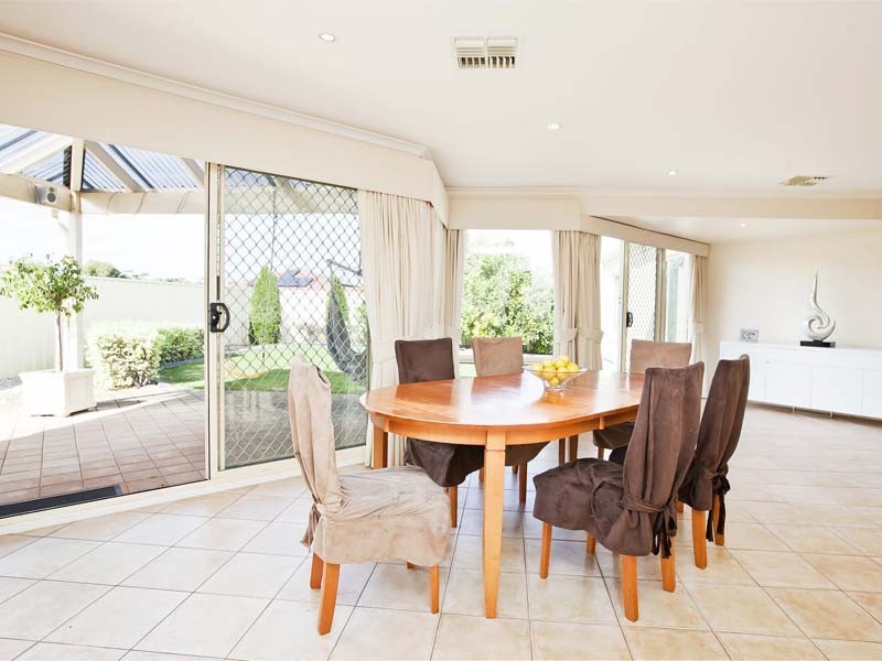 50 Vennachar Drive, Hallett Cove SA 5158