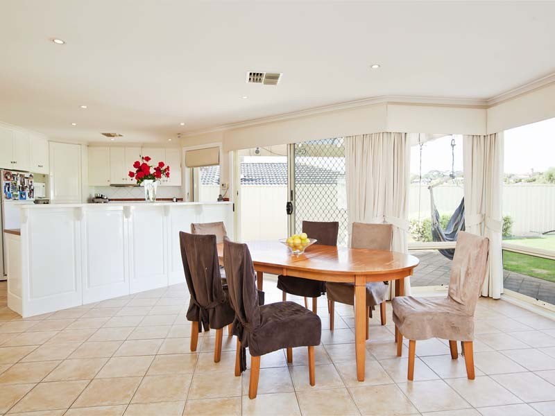 50 Vennachar Drive, Hallett Cove SA 5158