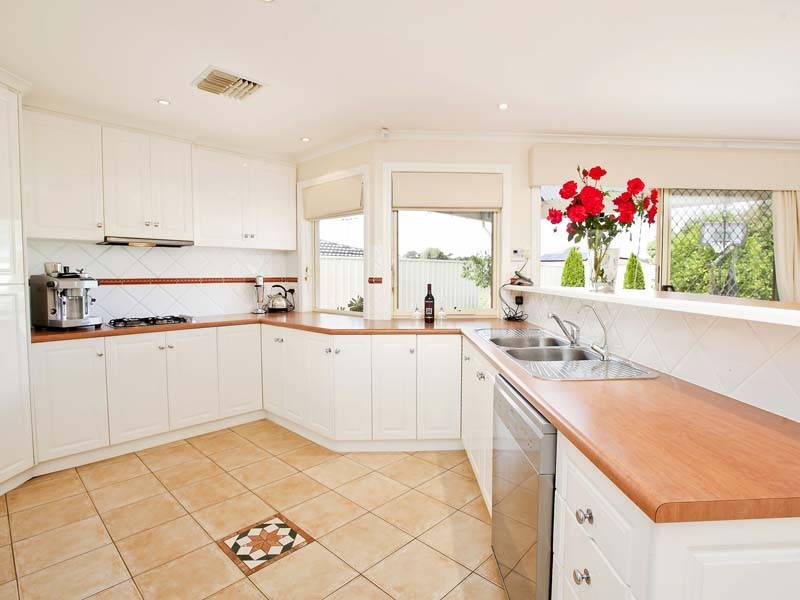 50 Vennachar Drive, Hallett Cove SA 5158