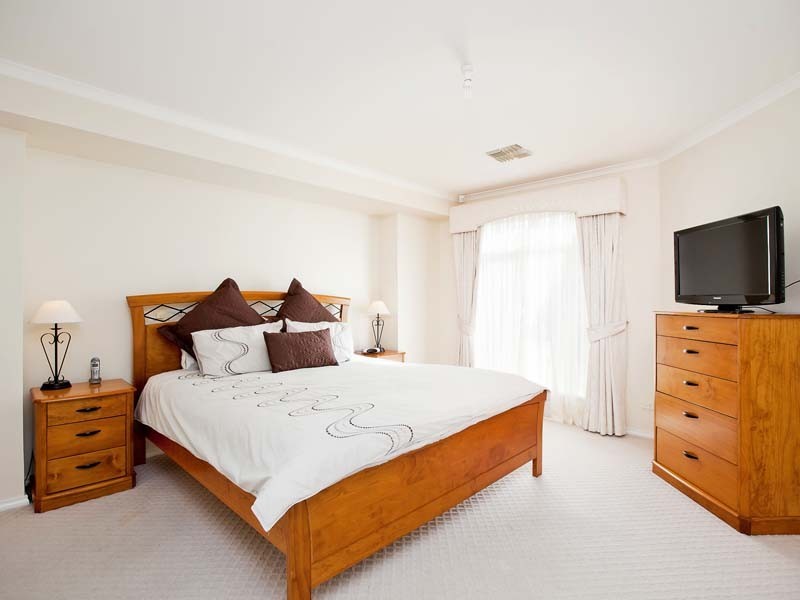 50 Vennachar Drive, Hallett Cove SA 5158