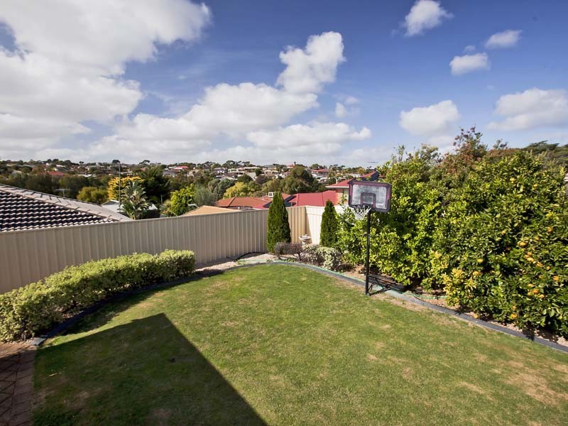 50 Vennachar Drive, Hallett Cove SA 5158