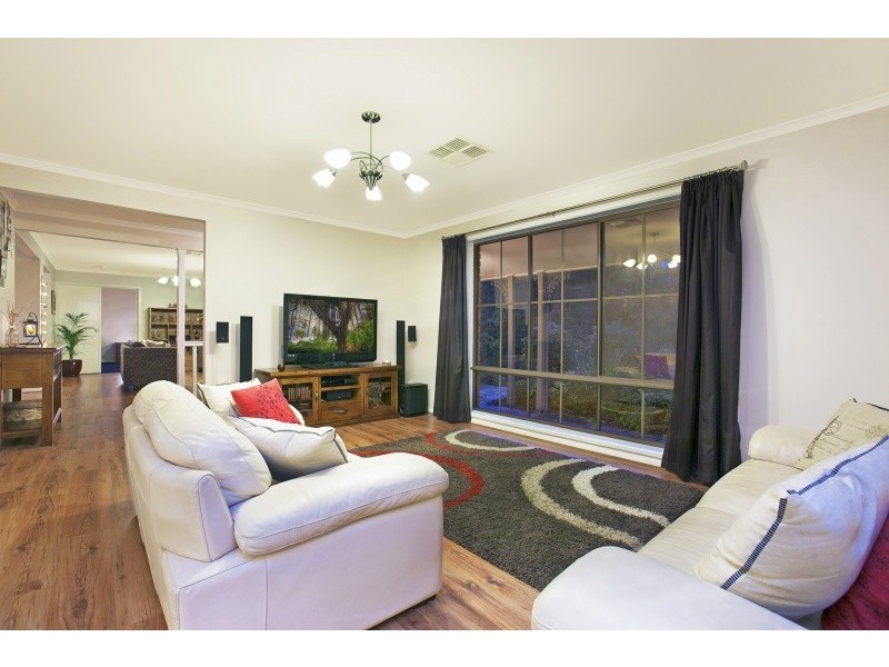 8 Elmwood Court, Onkaparinga Hills SA 5163