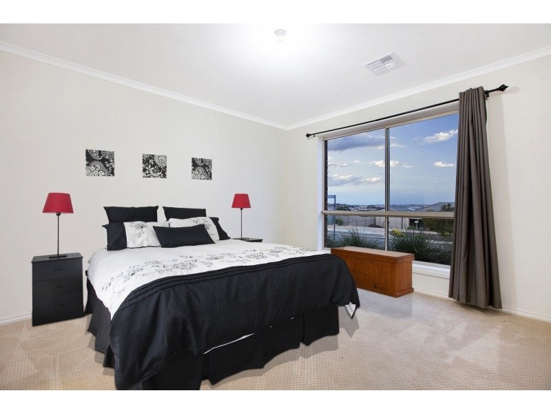 17 Yeltana Avenue, Huntfield Heights SA 5163