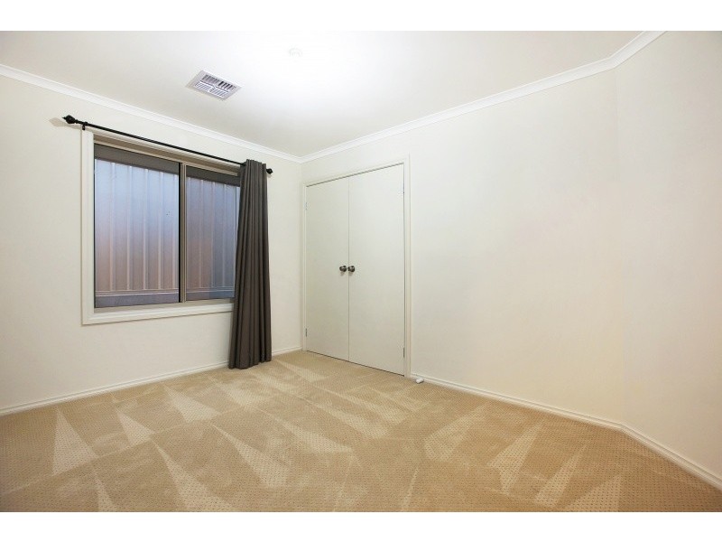 17 Yeltana Avenue, Huntfield Heights SA 5163