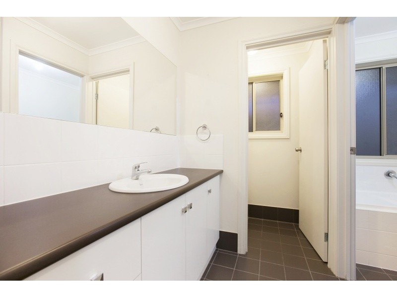 17 Yeltana Avenue, Huntfield Heights SA 5163