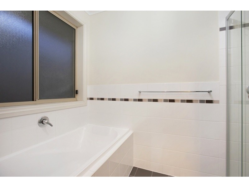 17 Yeltana Avenue, Huntfield Heights SA 5163