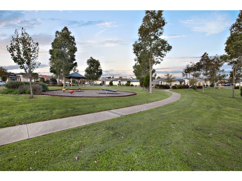 17 Yeltana Avenue, Huntfield Heights SA 5163