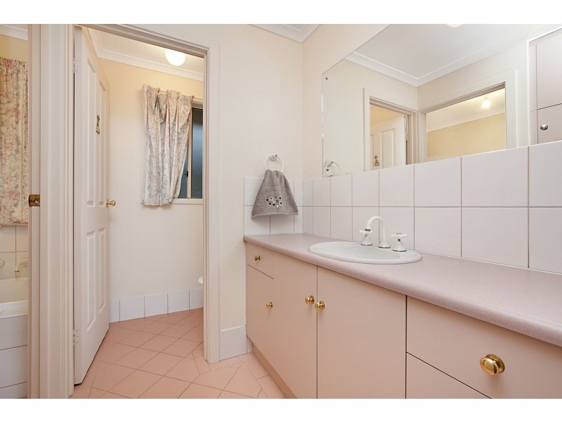 4 Lakeview Court, Aberfoyle Park SA 5159