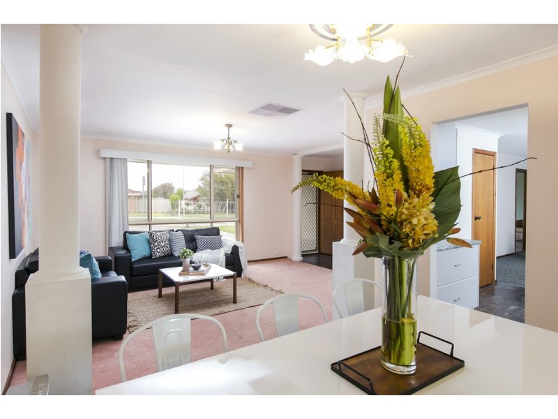 31 Investigator Drive, Woodcroft SA 5162
