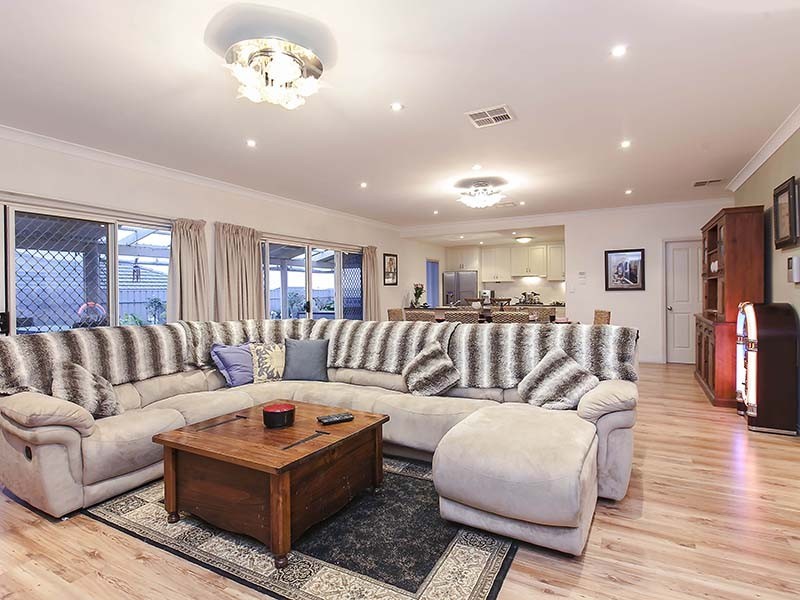 6 Stanford Glen, Seaford Rise SA 5169